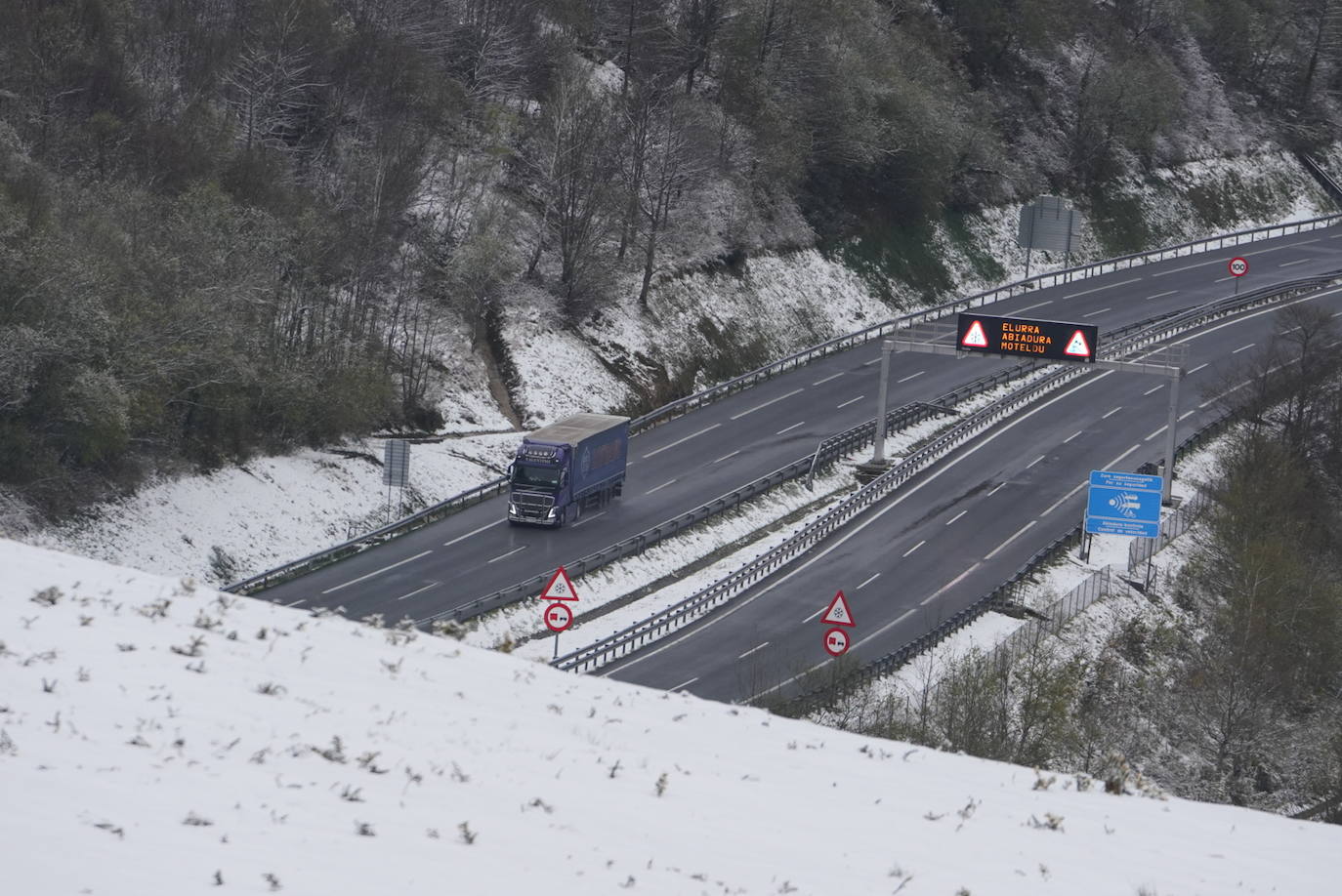 La Agencia Vasca de Meteorología, Euskalmet, prevé para este martes en Euskadi un ascenso de las temperaturas a partir de la tarde. La cota de nieve ascenderá conforme pasan las horas.