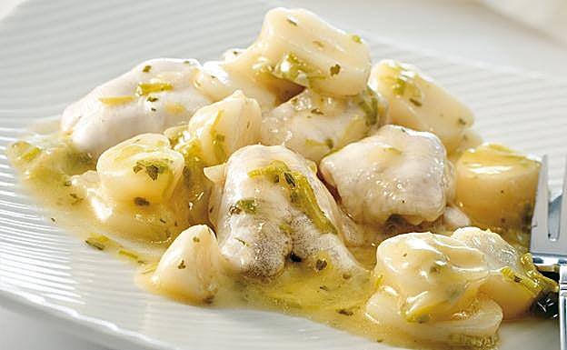 Kokotxas de bacalao con berberechos al txakoli