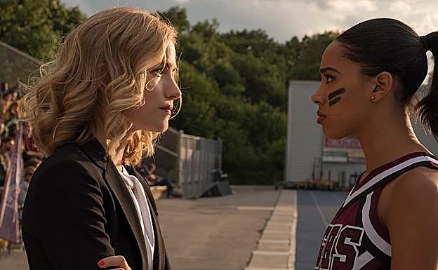 Willa Fitzgerald y Herizen F. Guardiola en una escena de 'Rétame'.
