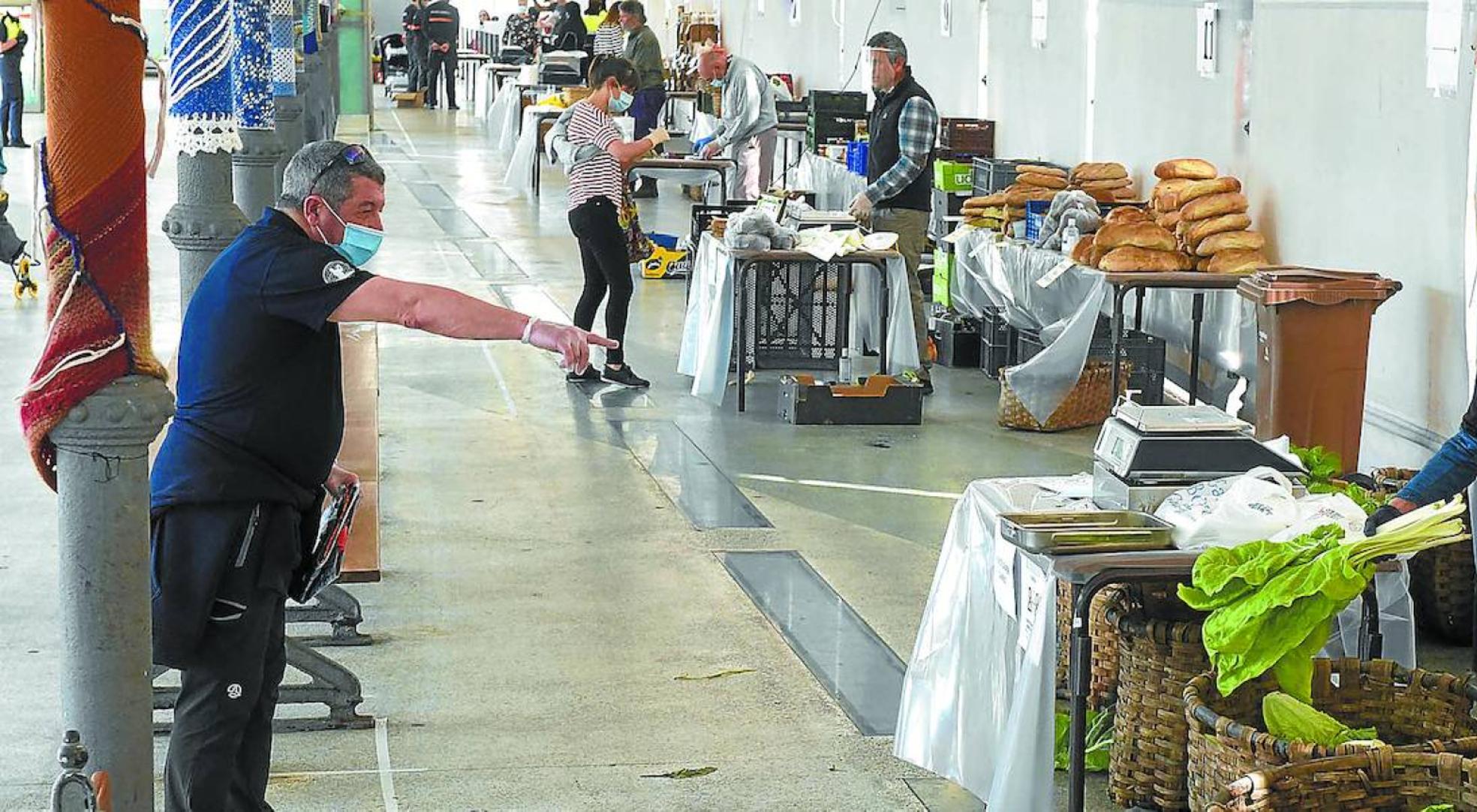 Mascarillas y guantes fueron necesarios en ambos espacios. 
