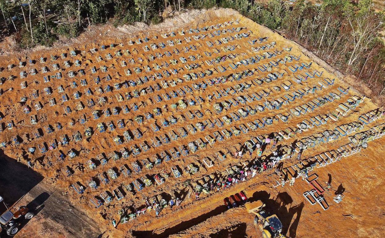 Cementerio de Manaos, donde los cadáveres esperan a ser enterados.