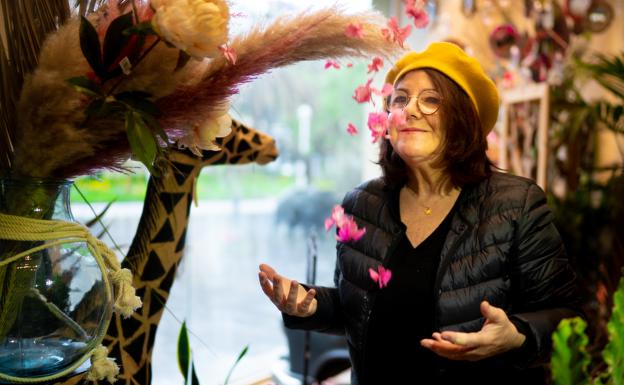 Pilar Landa, en la floristería