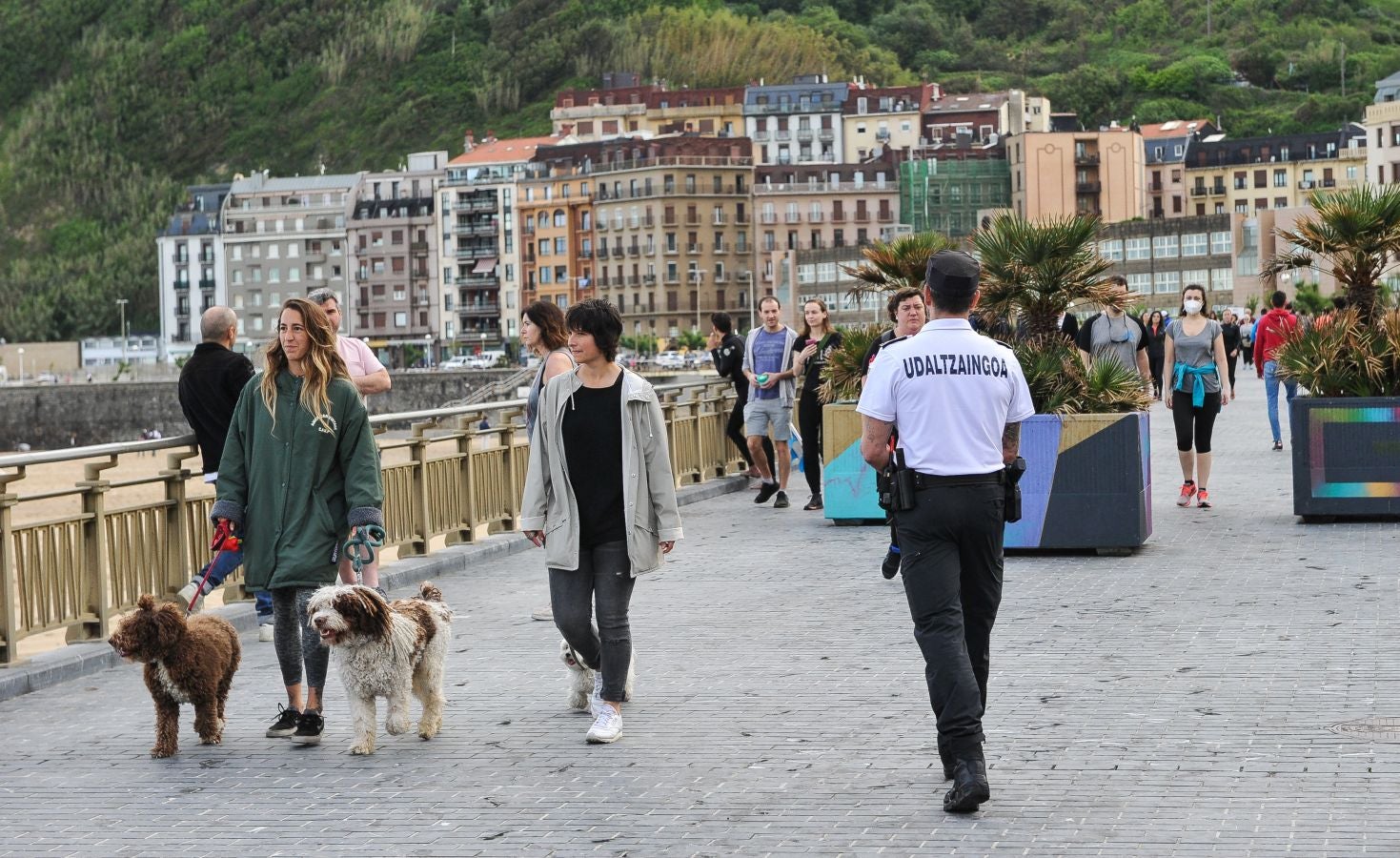 Fotos: Playa, deporte y paseos en San Sebastián