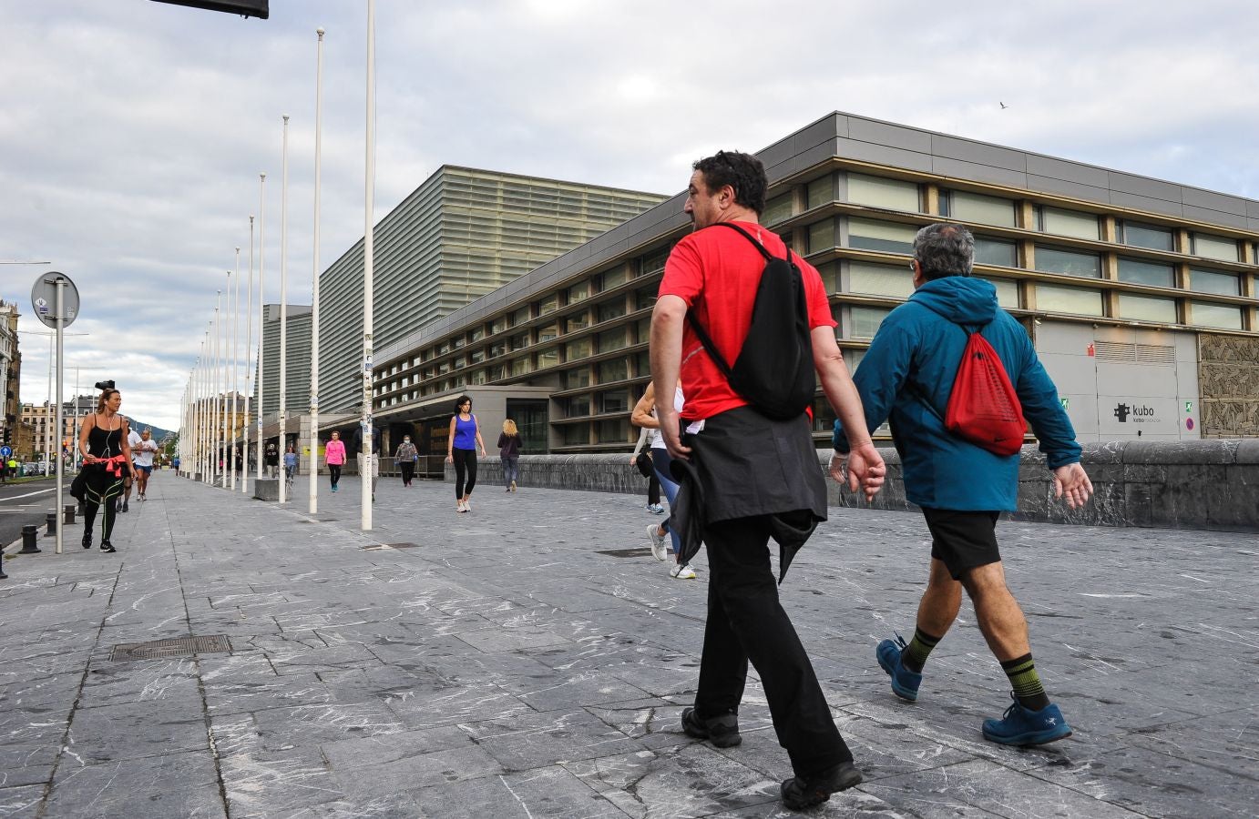 Fotos: Playa, deporte y paseos en San Sebastián