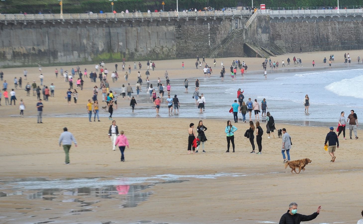 Fotos: Playa, deporte y paseos en San Sebastián