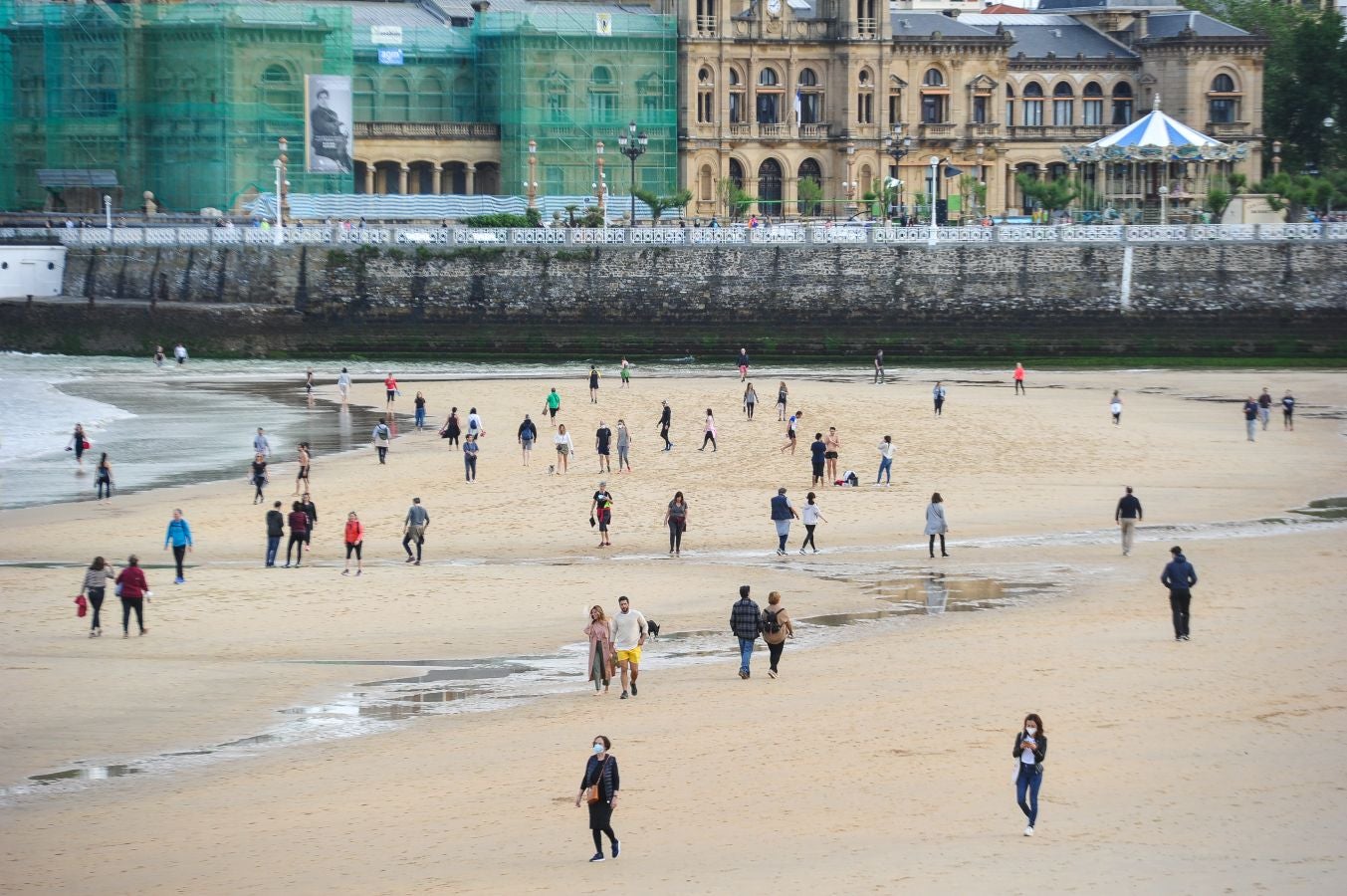Fotos: Momentos de sol y playa en Donostia