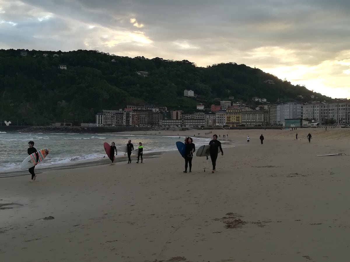 Fotos: Primeros paseos, carreras y olas tras el encierro