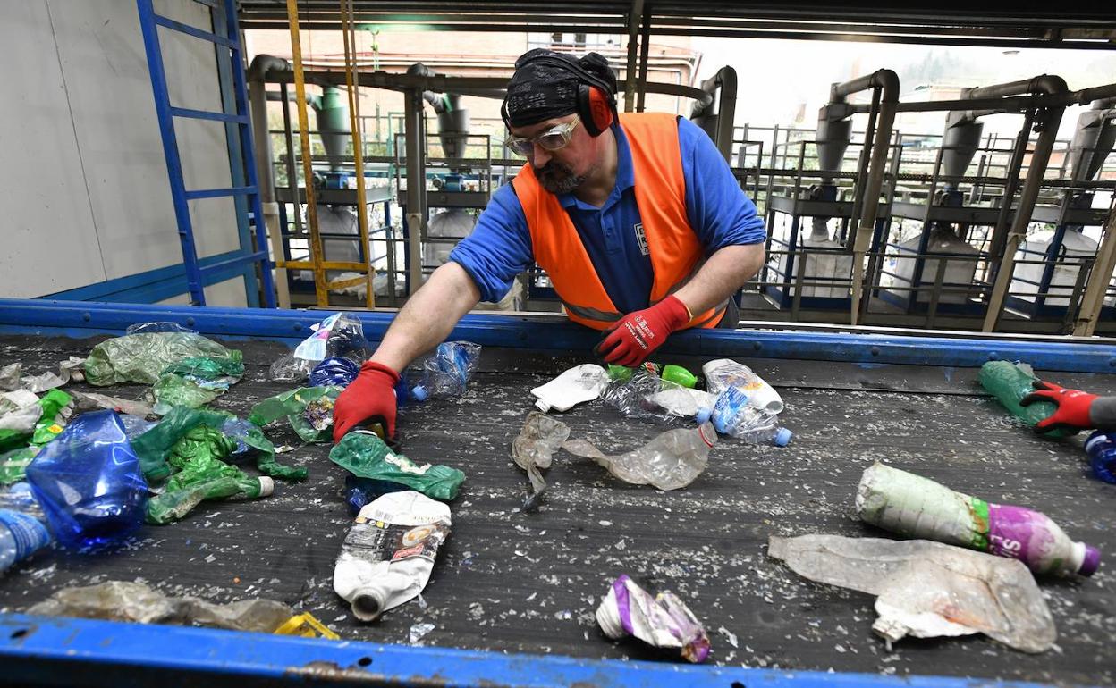 Reciclaje de plástico en Andoain. 