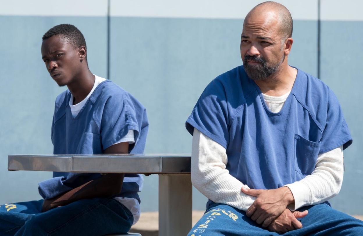 Ashton Sanders, a la izquierda, interpreta al protagonista de 'Todo el día y una noche'.