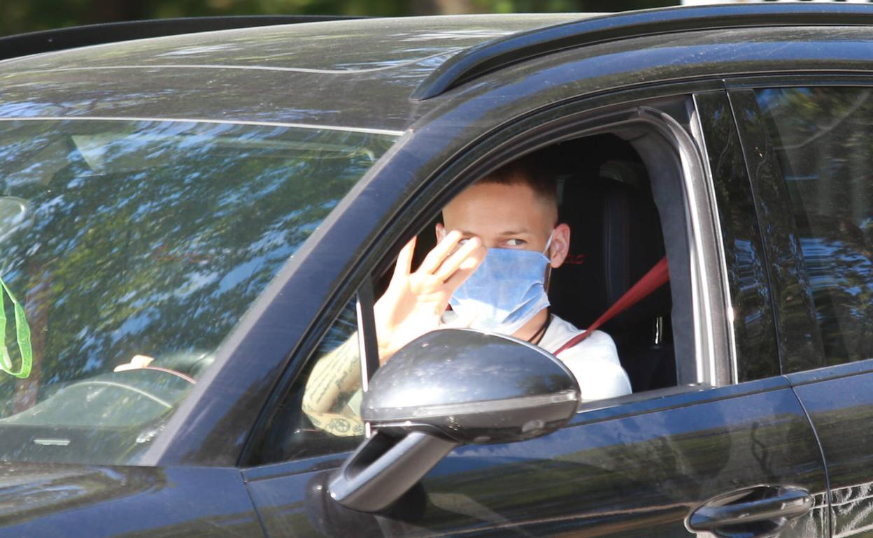 Remiro accede a Zubieta en su vehículo el pasado miércoles.