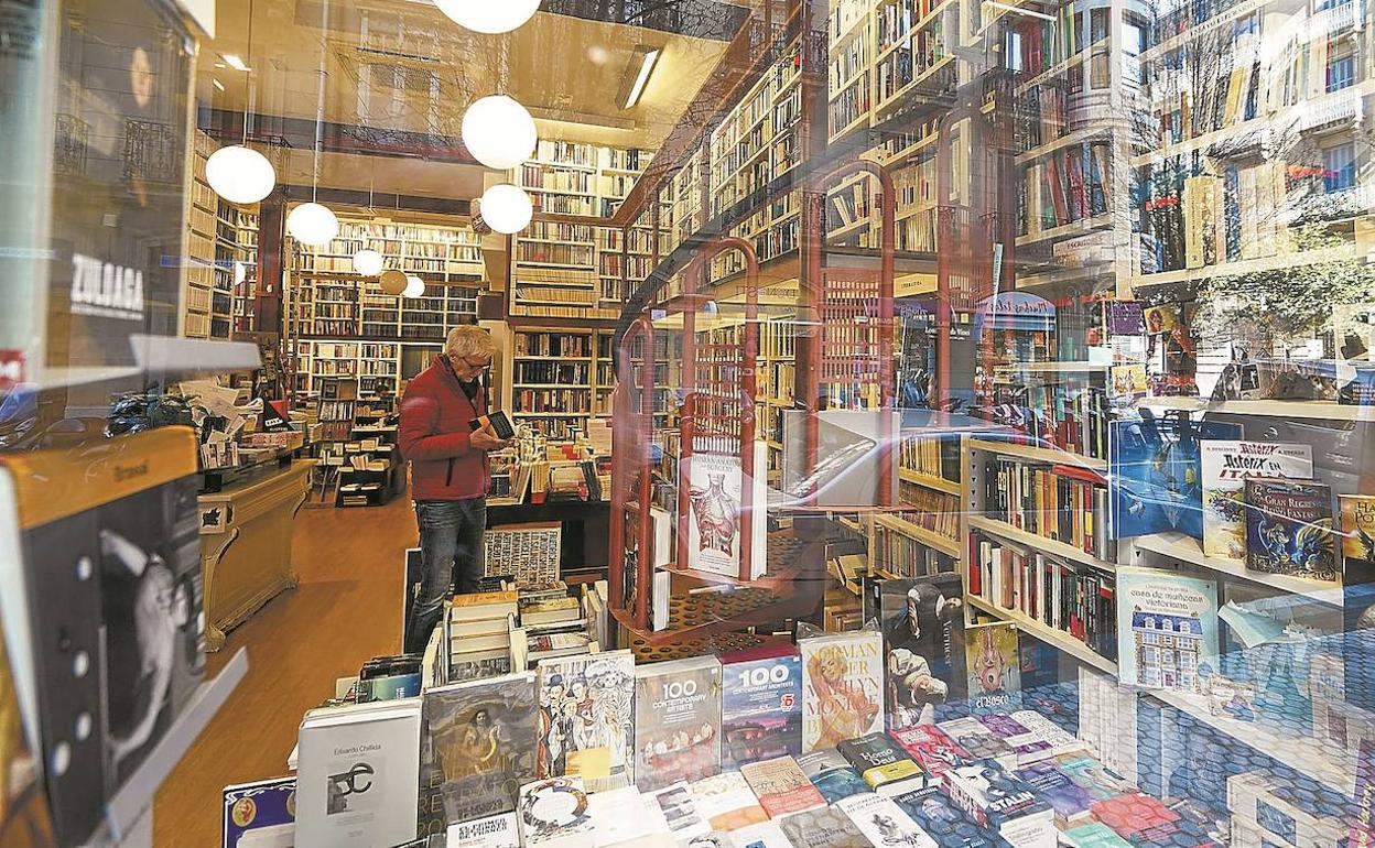 Lagun ha estado abierta desde el pasado lunes a clientes con cita previa, pero a partir de mañana reanudará su actividad con las pertinentes limitaciones de aforo.