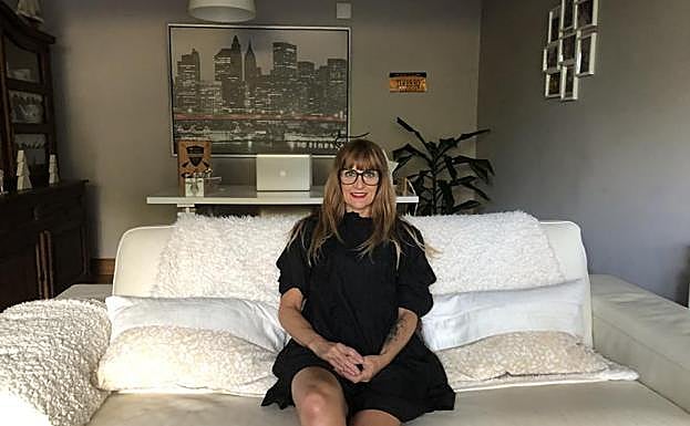 Pily Janeiro, en su casa en Donostia.