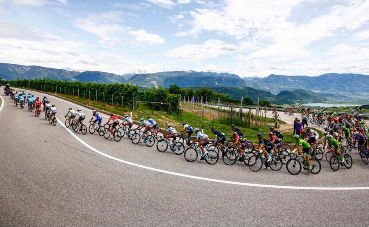 La serpiente multicolor en el Giro. 