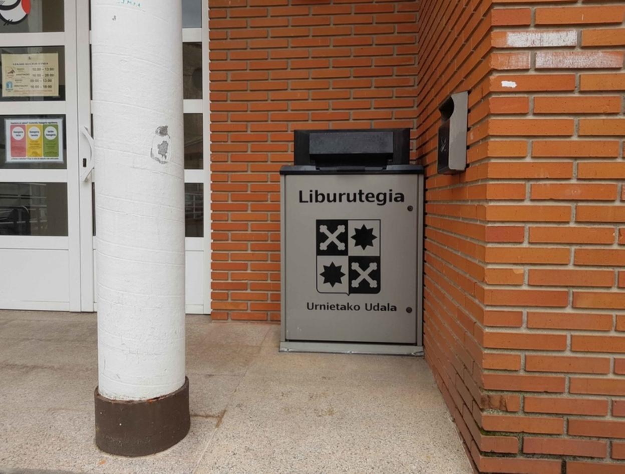 Imagen de la caja situada en el exterior de Lekaio. 