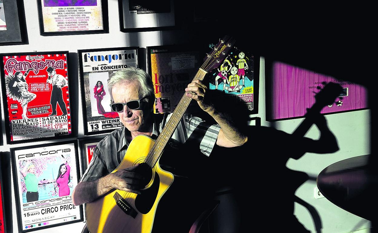 Kiko Veneno toma el título de su disco de la letra de la canción de 'Los delincuentes', del disco de 1977 con los hermanos Amador. 