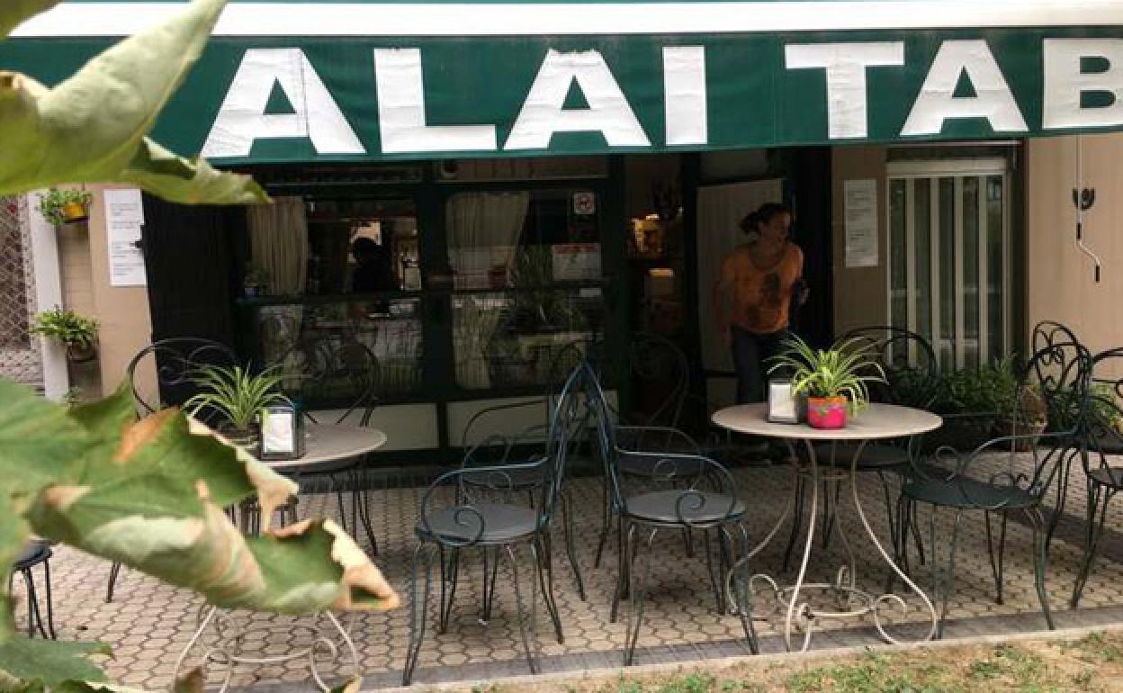 La agradable terraza del bar Alai