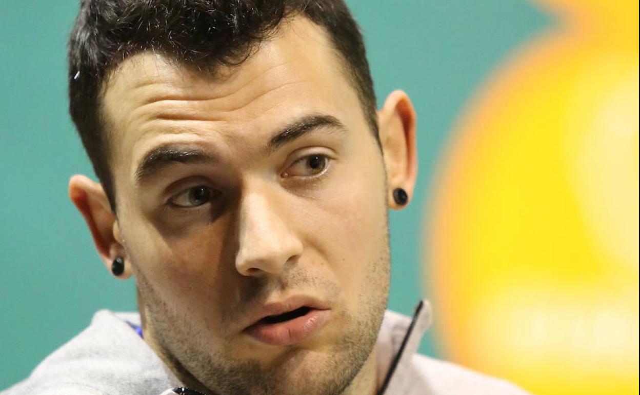 De momento, Erik Jaka realiza entrenamientos por su cuenta. 