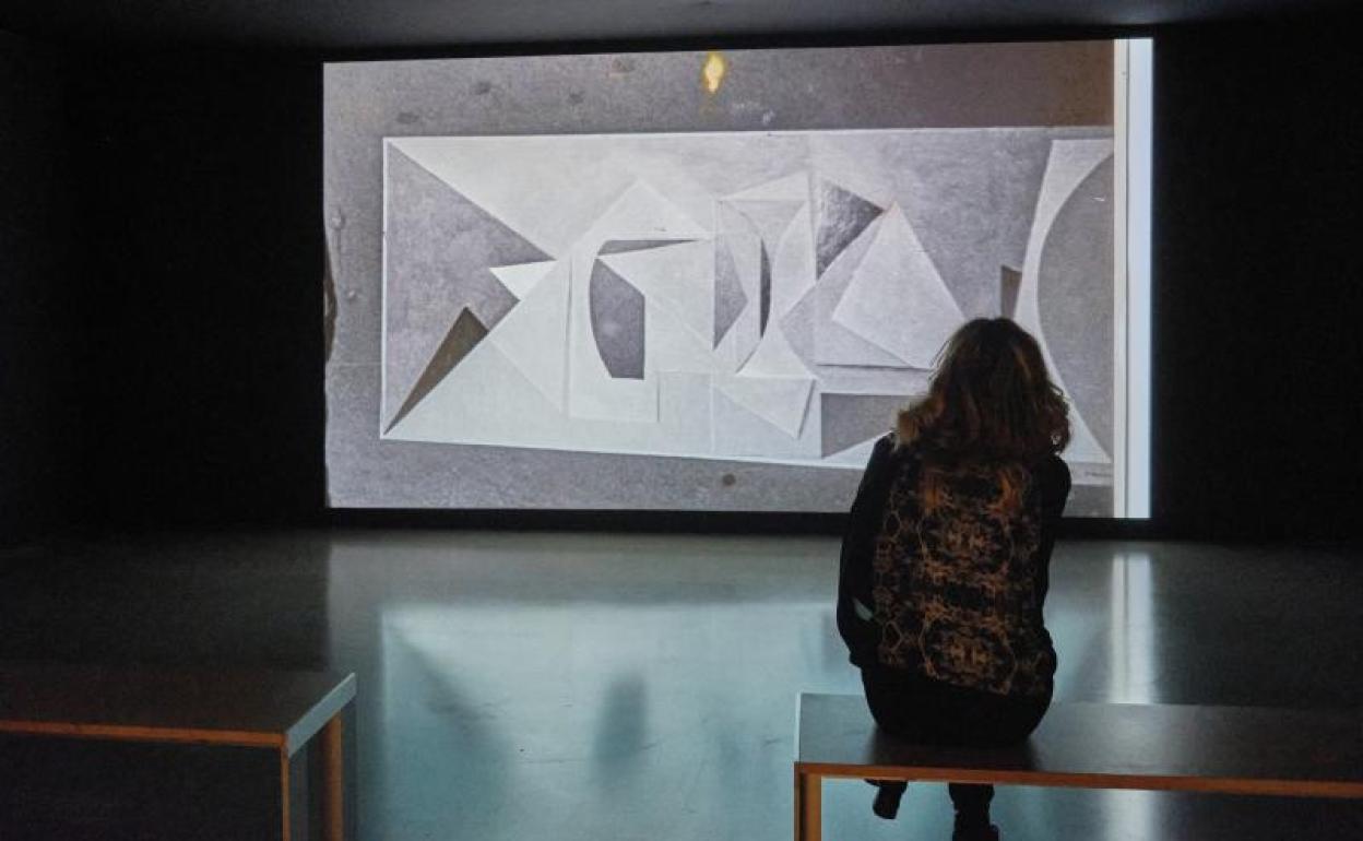 Exposición 'Nestor Basterretxea. A través de la fotografía' en Artegunea (Tabakalera). 