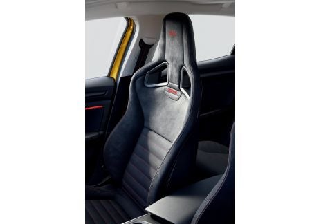 A partir de este verano, Renault empieza a vender en Europa el nuevo Mégane 2020 su modelo compacto superventas del que se han vendido más de 7 millones de unidades en las cuatro generaciones desde que naciera en 1995. Es la cuarta generación del superventas de la firma francesa. 