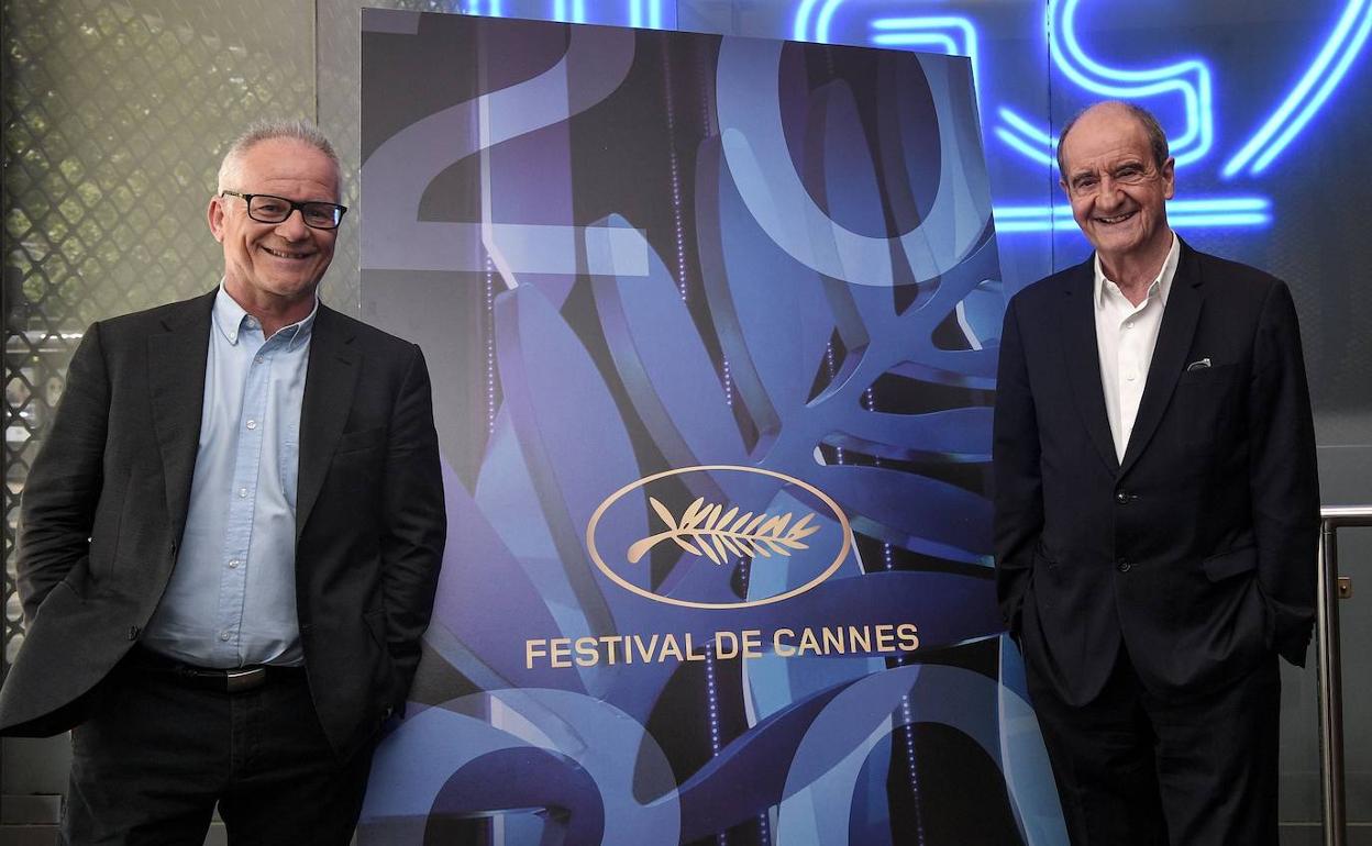 El director, Thierry Frémaux, y el presidente del Festival de Cannes, Pierre Lescure, ayer en la presentación.