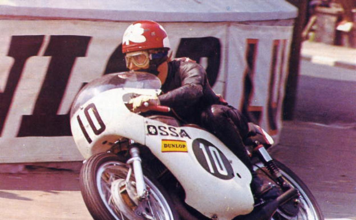 Santi Herrero negociando una curva.