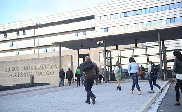 El Gobierno Vasco descarta que el «sacrificio» que pide Urkullu a los funcionarios sean «recortes»