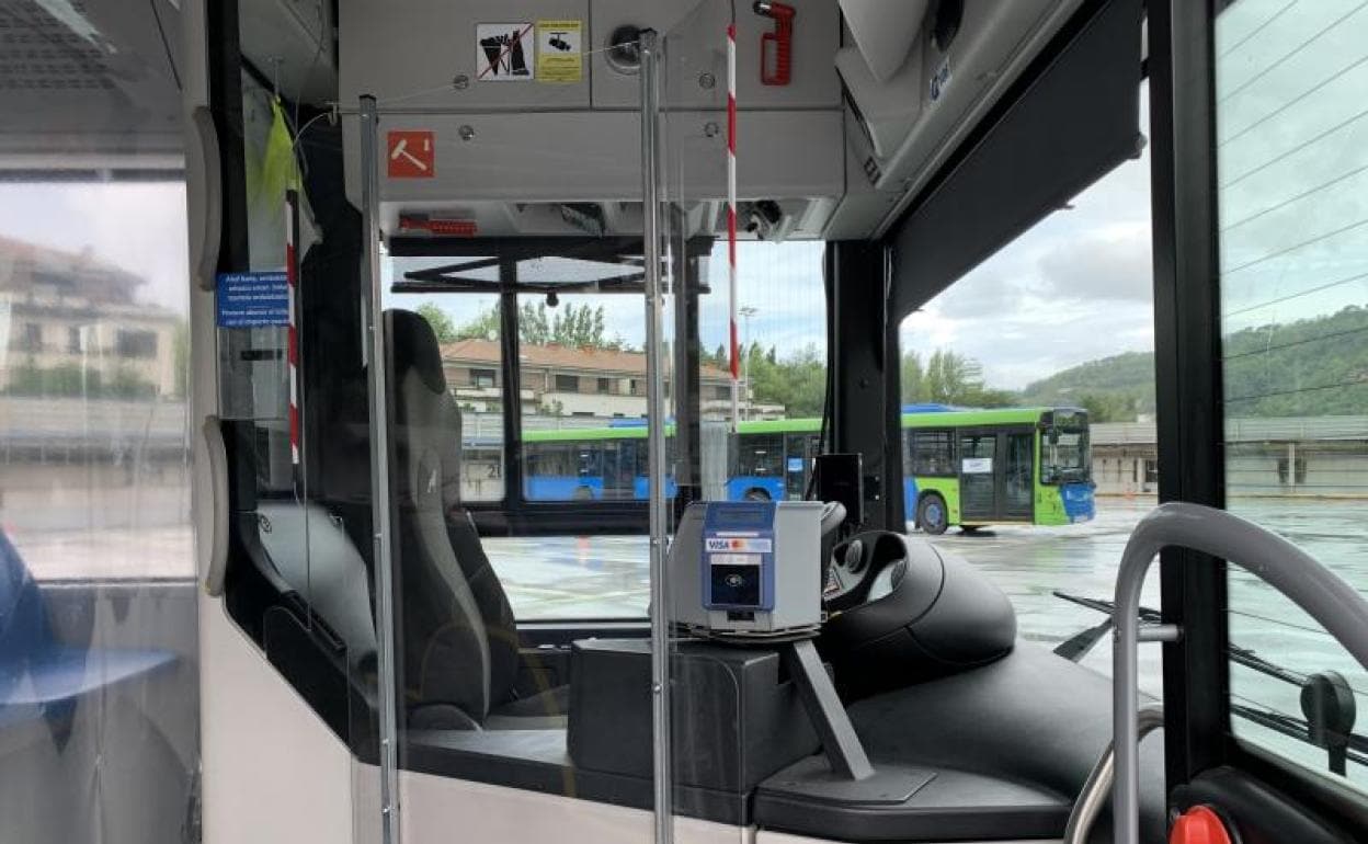 San Sebastián: Una mampara para los conductores permitirá este sábado acceder al bus por la puerta delantera