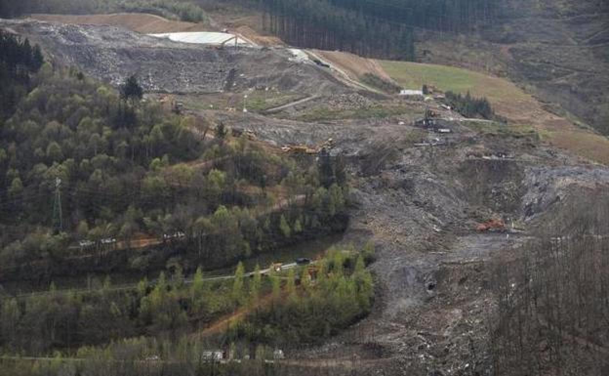 Cuatro meses de búsqueda en Zaldibar sin encontrar a los dos desaparecidos