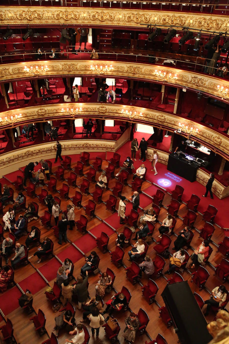 Reapertura del Teatro Victoria Eugenia. 