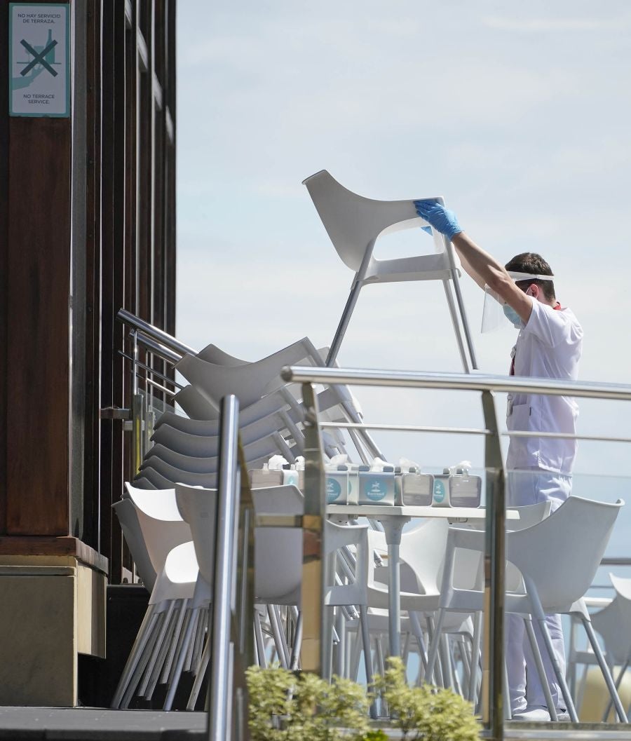 Tras más de cien días con sus puertas cerradas la actividad ha vuelto al parque de atracciones de Igeldo