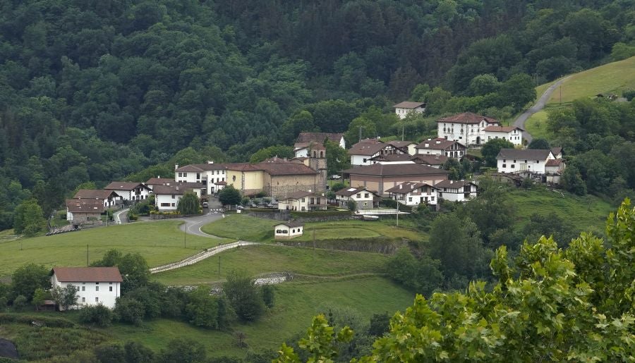 Orendain y Baliarrain, entre prados y bosques.