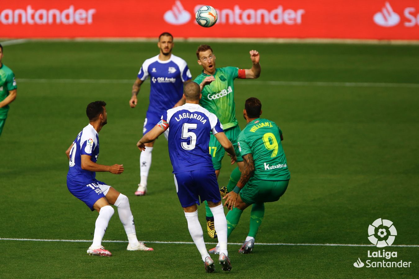 Las imágenes del encuentro disputado entre el Alavés y la Real Sociedad en Mendizorrotza