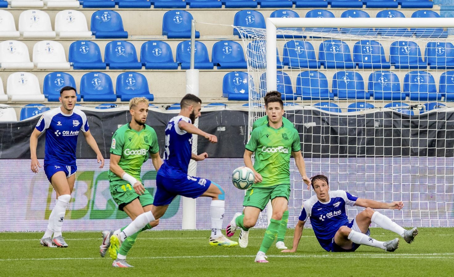 Las imágenes del encuentro disputado entre el Alavés y la Real Sociedad en Mendizorrotza