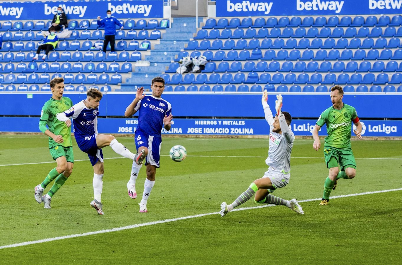 Las imágenes del encuentro disputado entre el Alavés y la Real Sociedad en Mendizorrotza