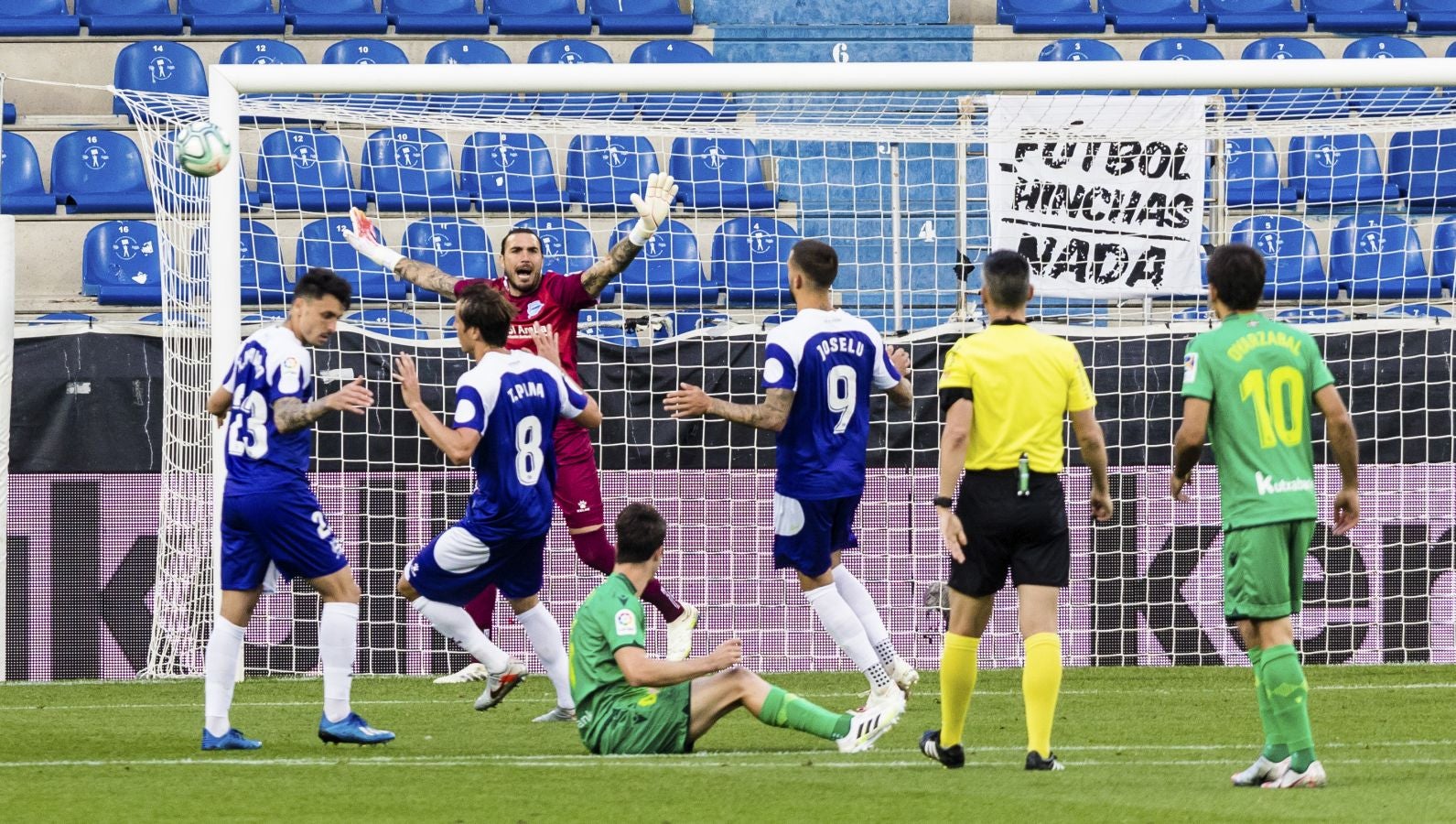 Las imágenes del encuentro disputado entre el Alavés y la Real Sociedad en Mendizorrotza