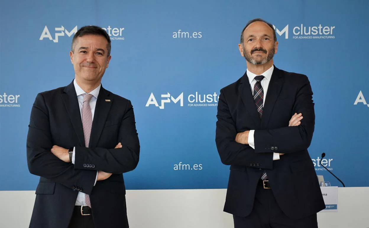 El director general de la AFM, Xabier Ortueta; y el presidente, César Garbalena, ayer en Miramón.