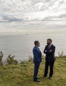 Imagen secundaria 2 - Urkullu y Revilla escenifican en Bizkaia la nueva normalidad en Euskadi y Cantabria tras el fin del estado de alarma por el coronavirus