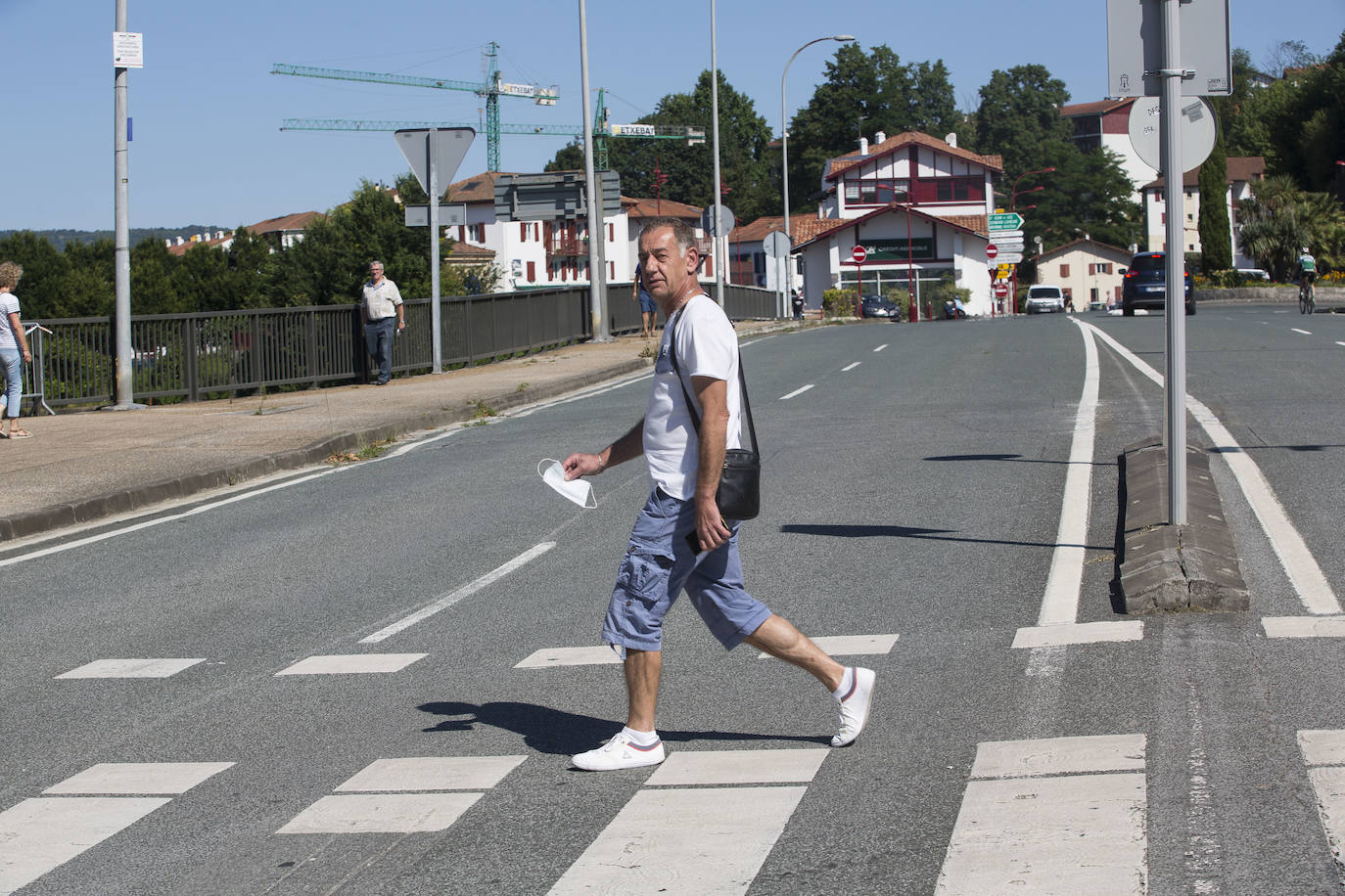 Las tiendas de la frontera han reabierto sus puertas tras el parón