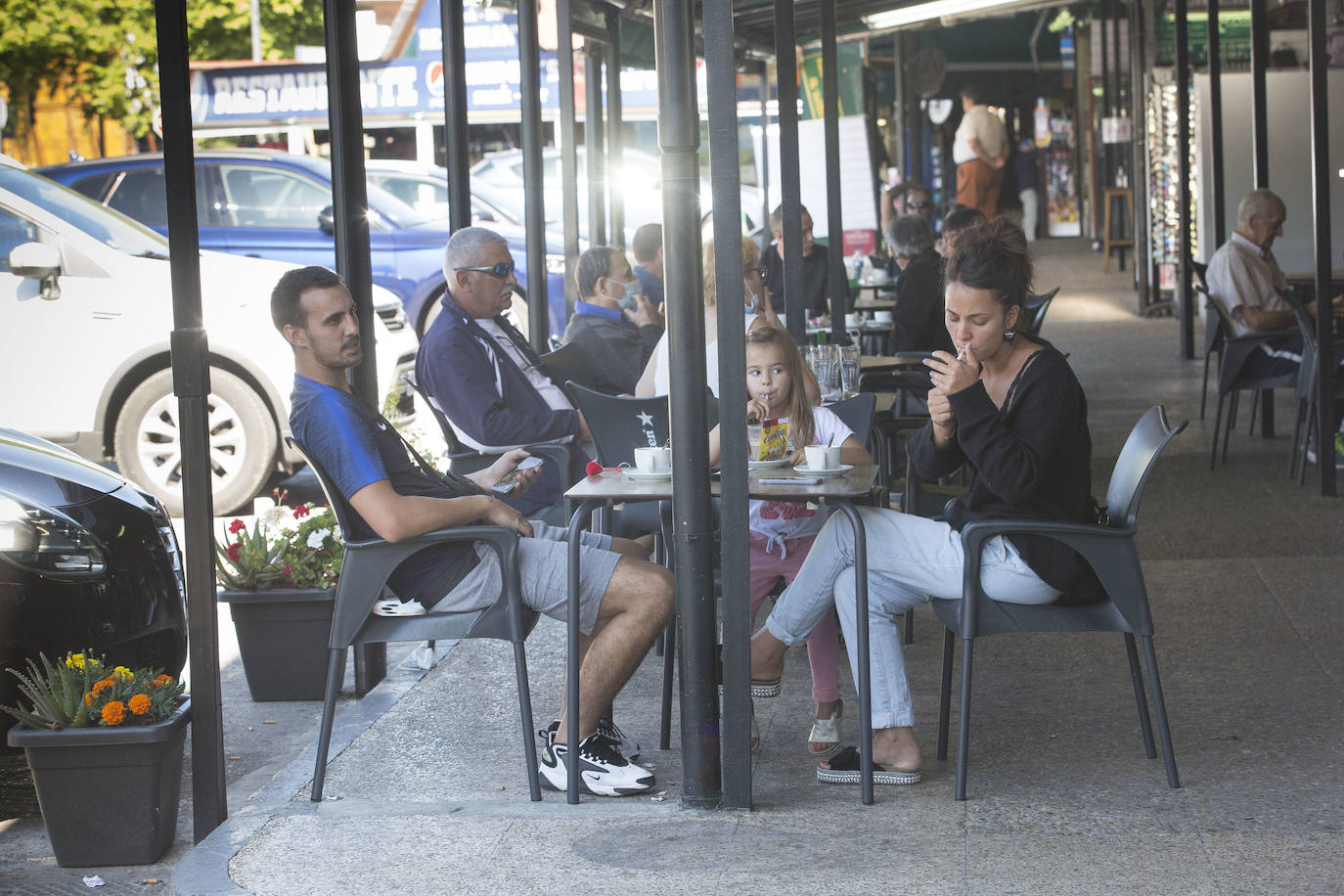 Las tiendas de la frontera han reabierto sus puertas tras el parón