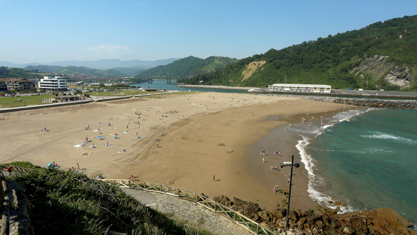 Ya están operativas en las playas de Gipuzkoa, entre ellas las de Donostia y Orio, las cámaras que servirán para controlar el aforo de los arenales.