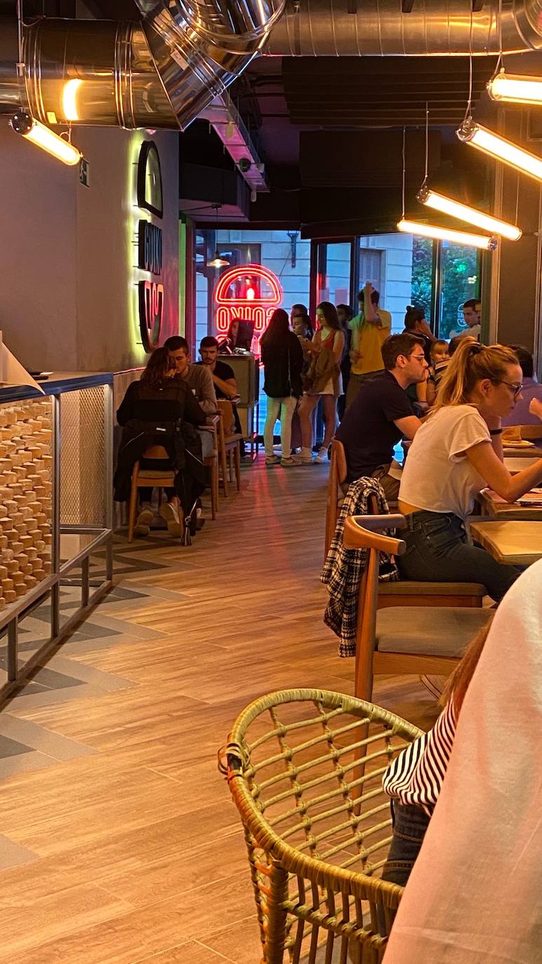 Ubicado en la calle Bergara, sus puertas se abrieron el 1 de julio y en las primeras horas de andadura, se han superado las mejores expectativas de público y facturación de la empresa