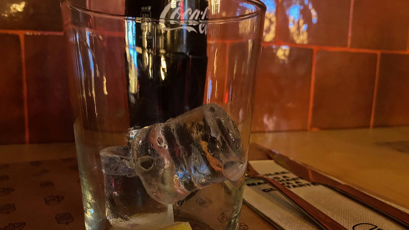 Ubicado en la calle Bergara, sus puertas se abrieron el 1 de julio y en las primeras horas de andadura, se han superado las mejores expectativas de público y facturación de la empresa