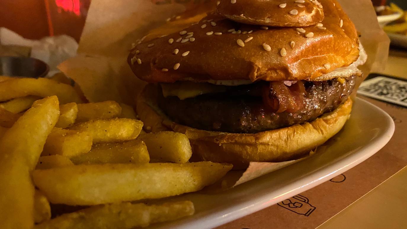 Ubicado en la calle Bergara, sus puertas se abrieron el 1 de julio y en las primeras horas de andadura, se han superado las mejores expectativas de público y facturación de la empresa