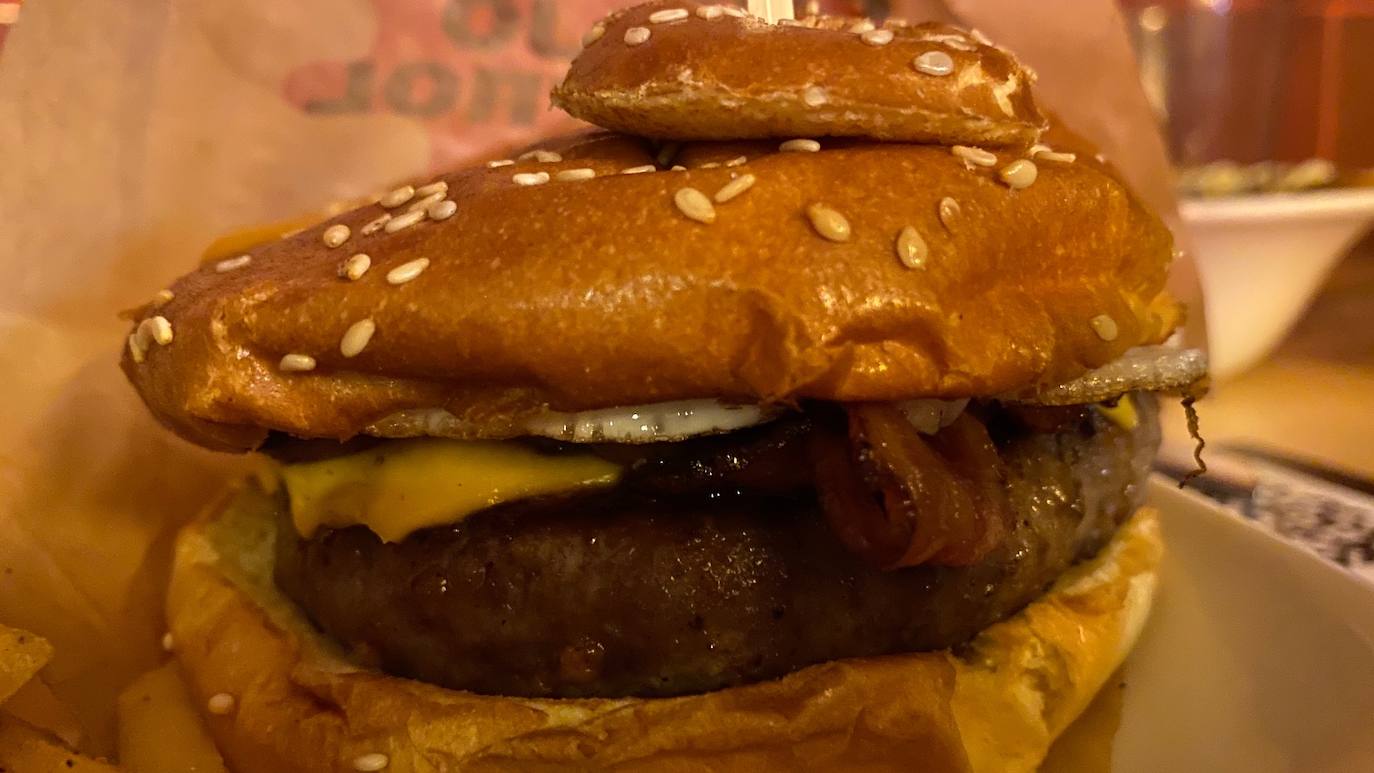 Ubicado en la calle Bergara, sus puertas se abrieron el 1 de julio y en las primeras horas de andadura, se han superado las mejores expectativas de público y facturación de la empresa