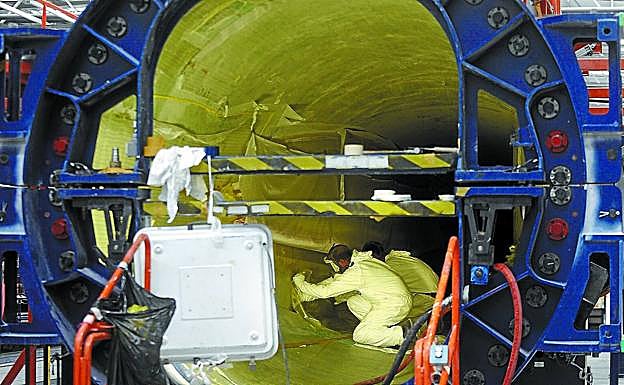 Rechazo unánime de agentes sociales e instituciones al cierre de Gamesa en Aoiz