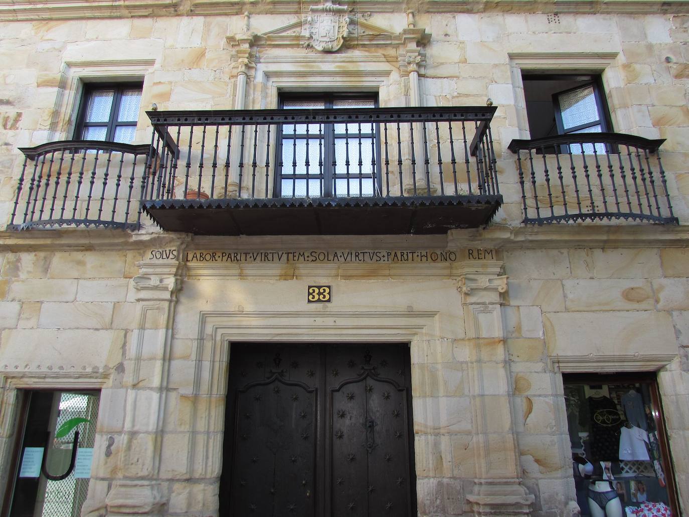 Recién cumplidos los 760 años, la villa de Mondragón, fundada sobre la antigua puebla de Arrasate, atesora una fecunda trayectoria histórica vinculada a la industria del hierro