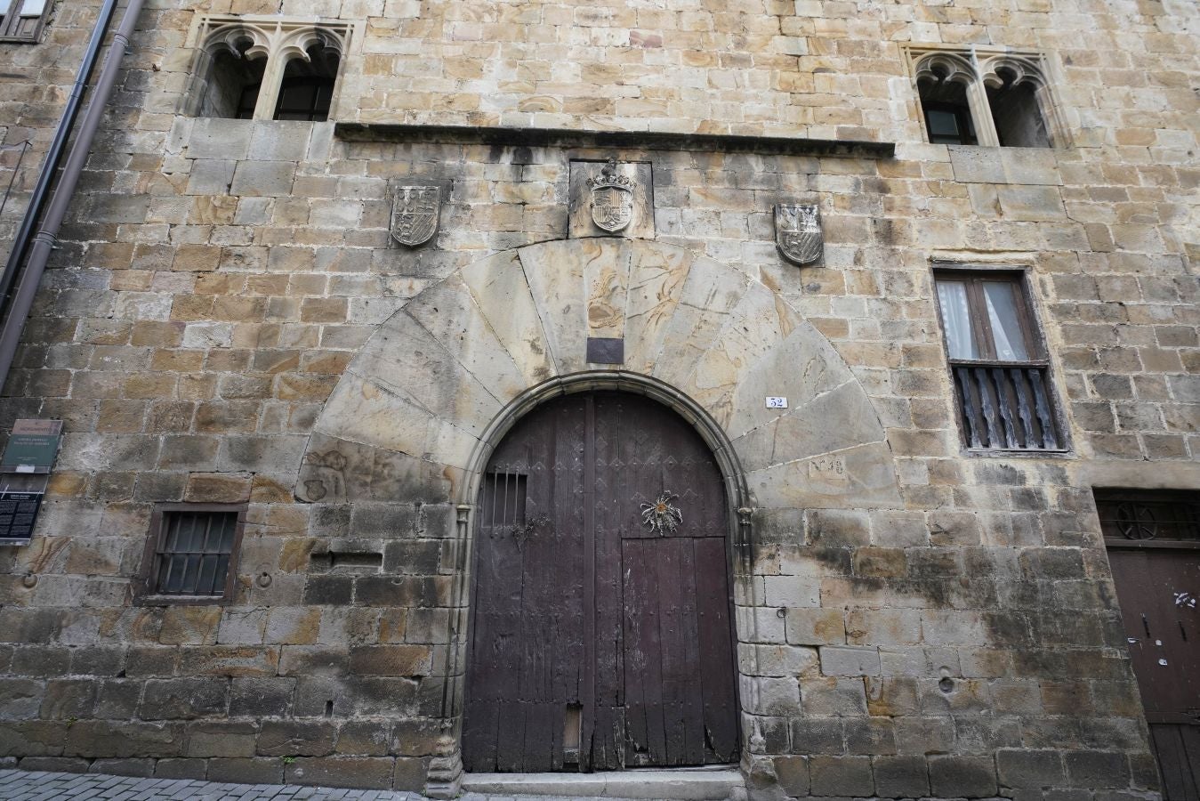 Segura fue durante siglos una de las villas más poderosas de Gipuzkoa y conserva muy bien su carácter medieval