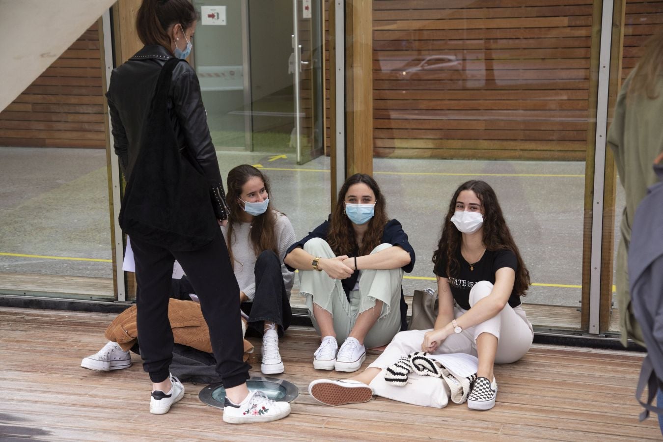 Cerca de 4.500 estudiantes guipuzcoanos encaran desde este lunes la Selectividad más atípica, que además de en Donostia se está llevando a cabo en Eibar.