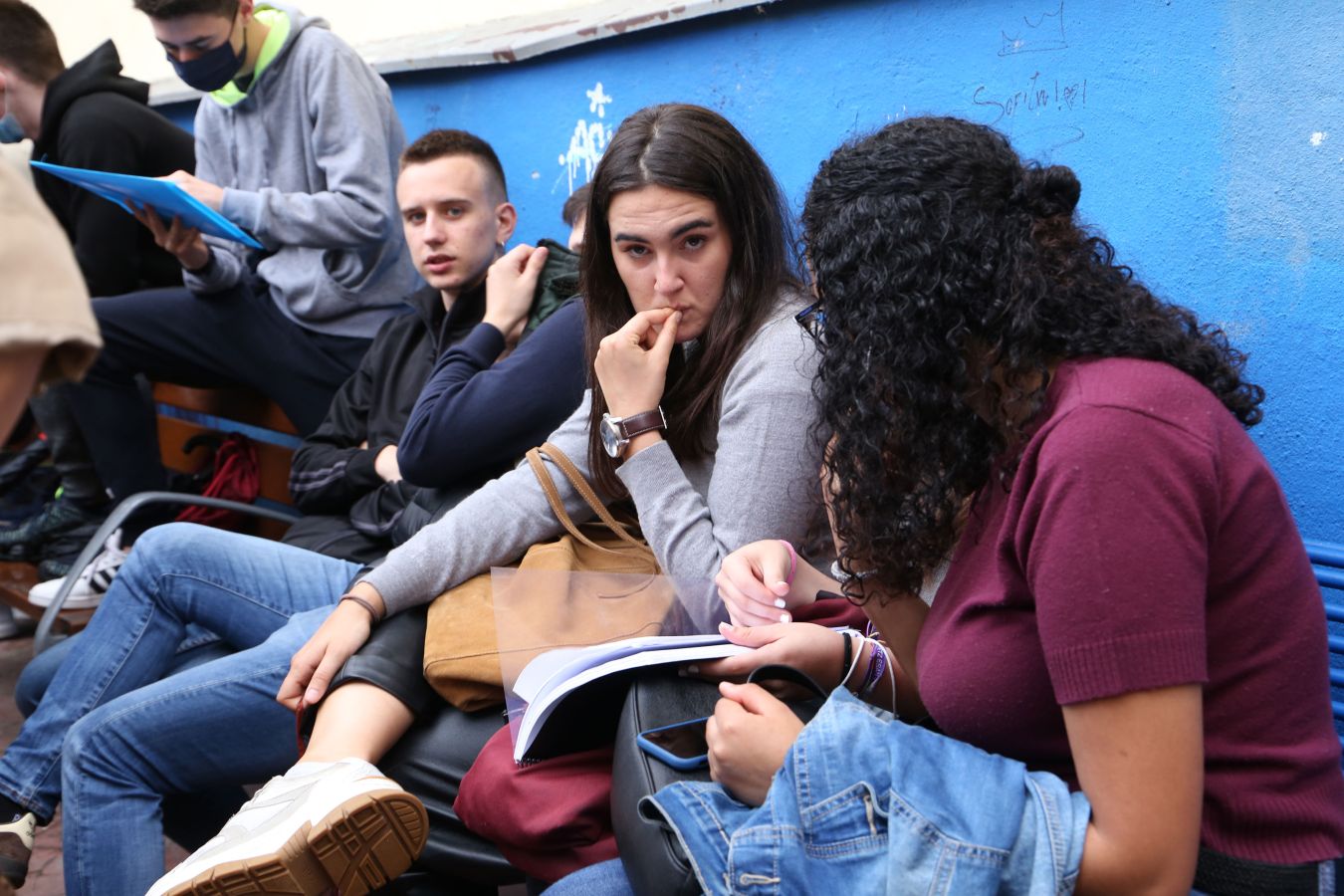 Cerca de 4.500 estudiantes guipuzcoanos encaran desde este lunes la Selectividad más atípica, que además de en Donostia se está llevando a cabo en Eibar.
