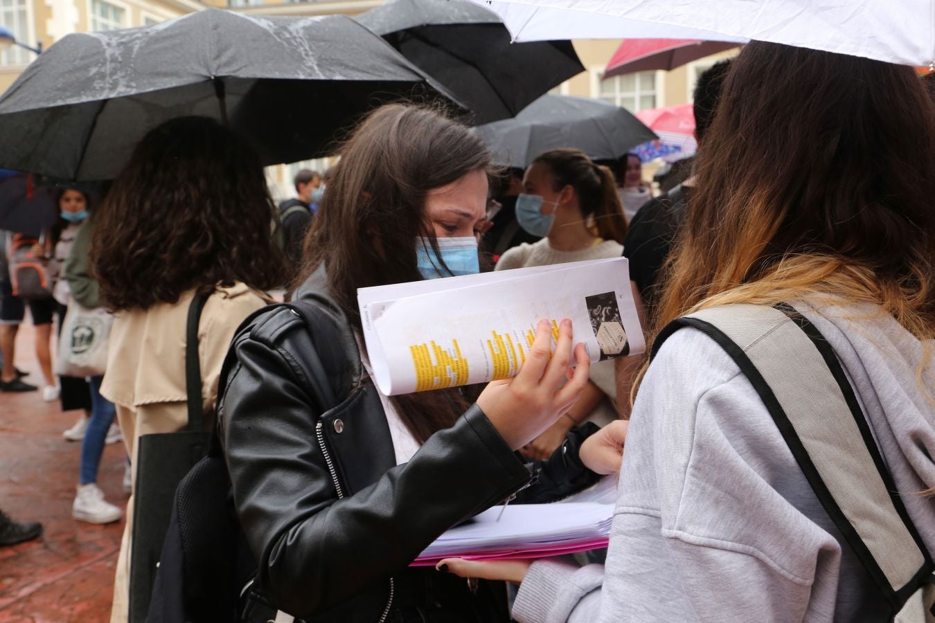 Cerca de 4.500 estudiantes guipuzcoanos encaran desde este lunes la Selectividad más atípica, que además de en Donostia se está llevando a cabo en Eibar.